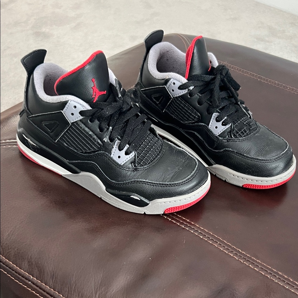 Air Jordan 4 Retro size 1.5Y - GUC